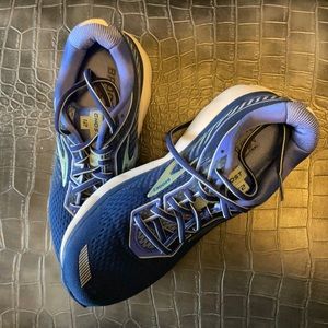 Brooks ghost 12 size 8.5